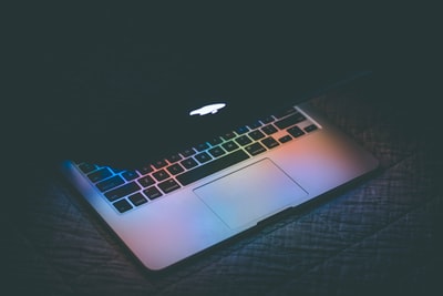 キーボードで泣く絵文字をする方法